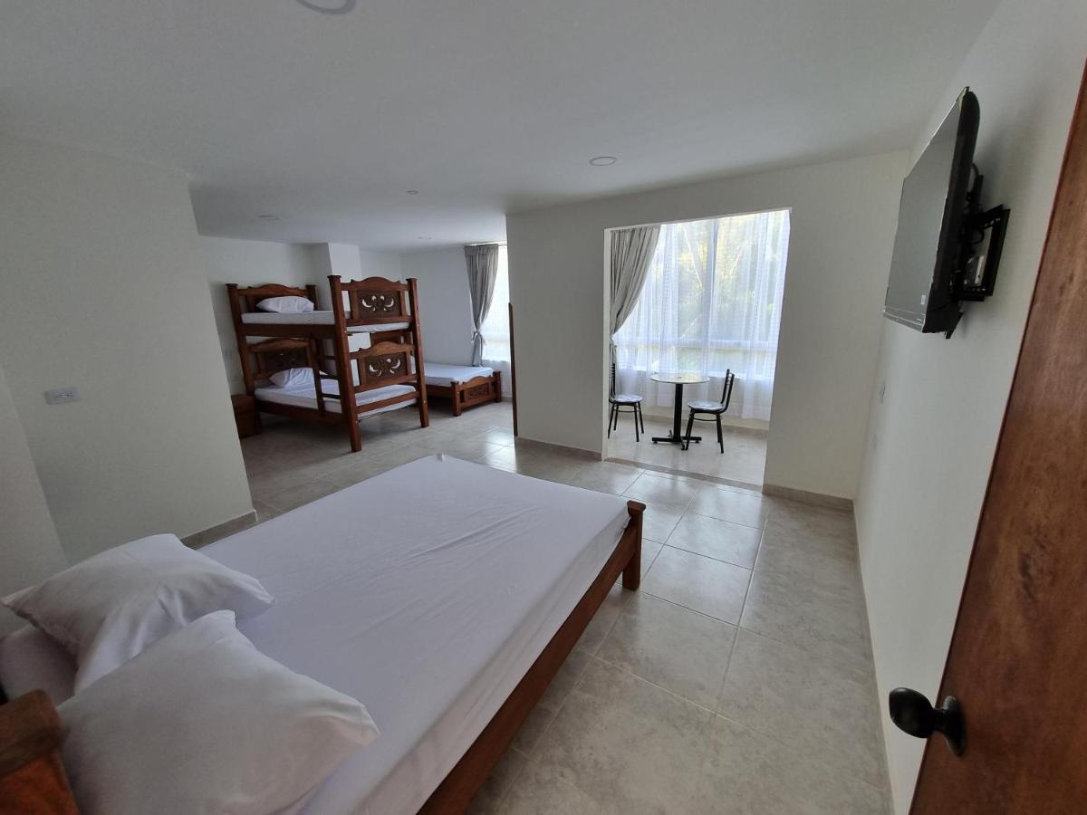 Hotel Antonella Plaza Pinchote Ngoại thất bức ảnh