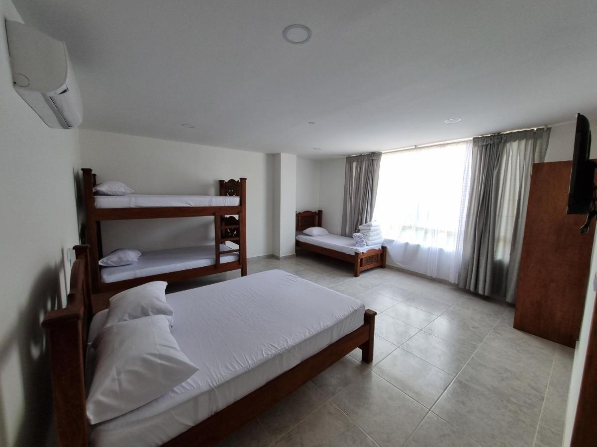 Hotel Antonella Plaza Pinchote Ngoại thất bức ảnh