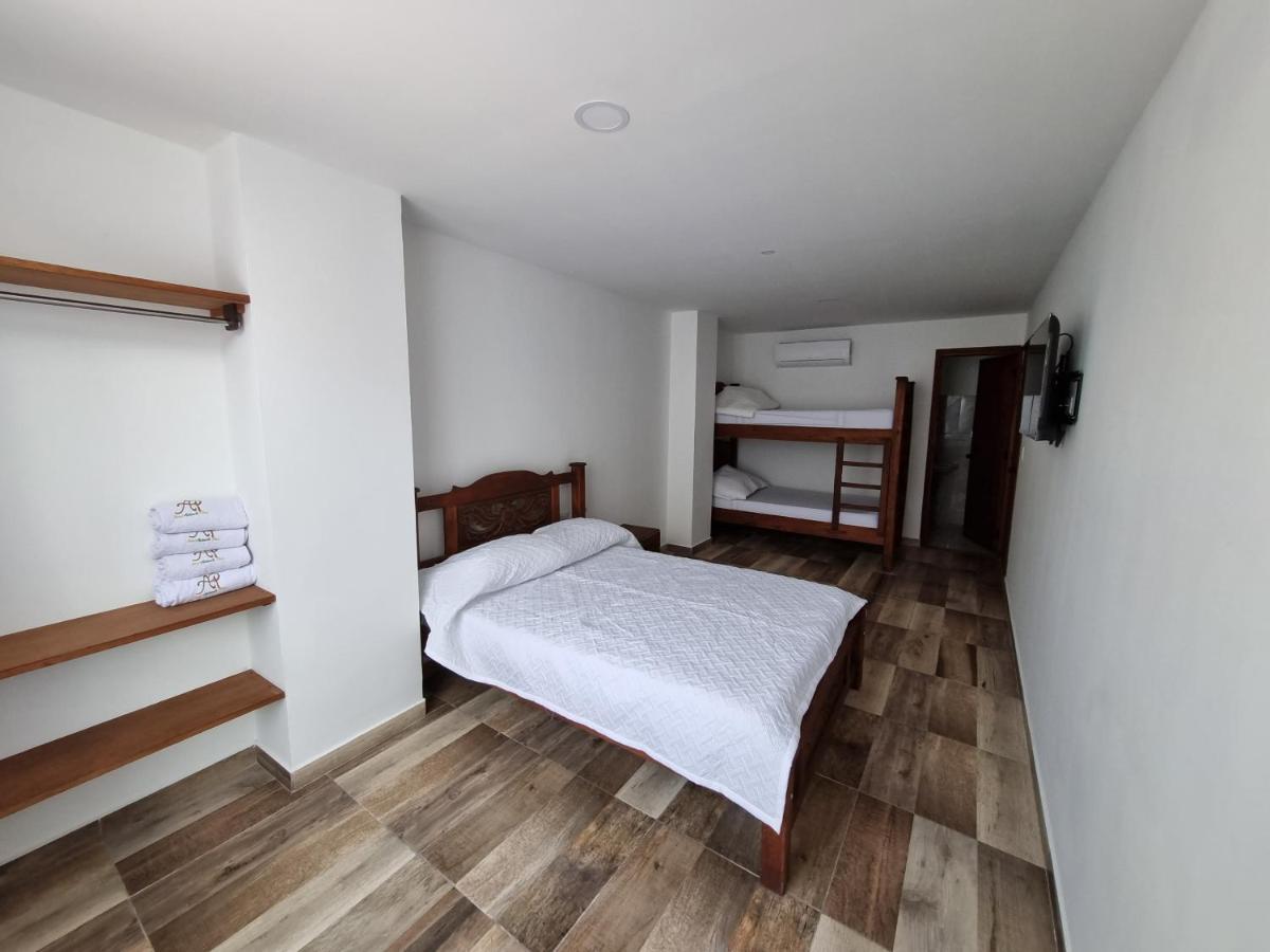 Hotel Antonella Plaza Pinchote Ngoại thất bức ảnh