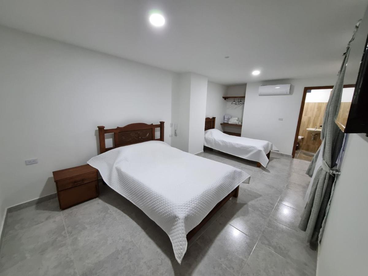 Hotel Antonella Plaza Pinchote Ngoại thất bức ảnh